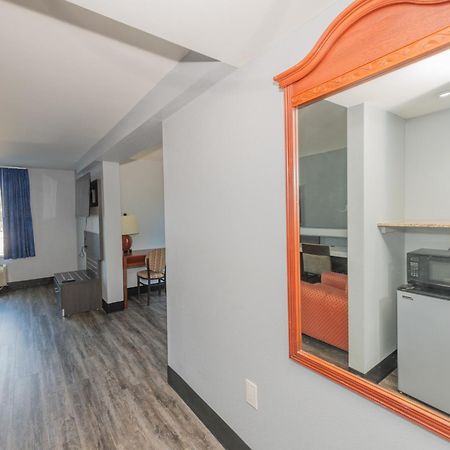 Jamestown Inn & Suites Riverdale Dış mekan fotoğraf