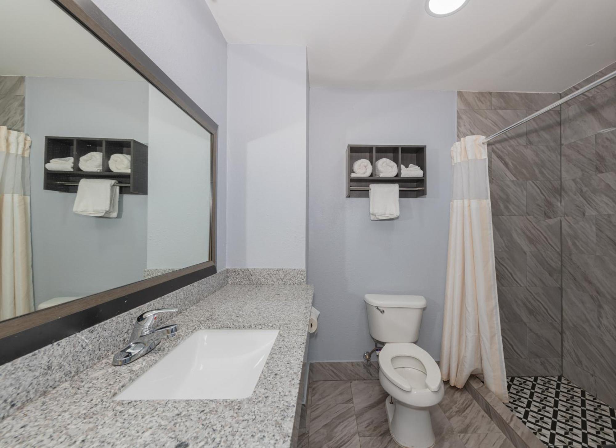 Jamestown Inn & Suites Riverdale Dış mekan fotoğraf