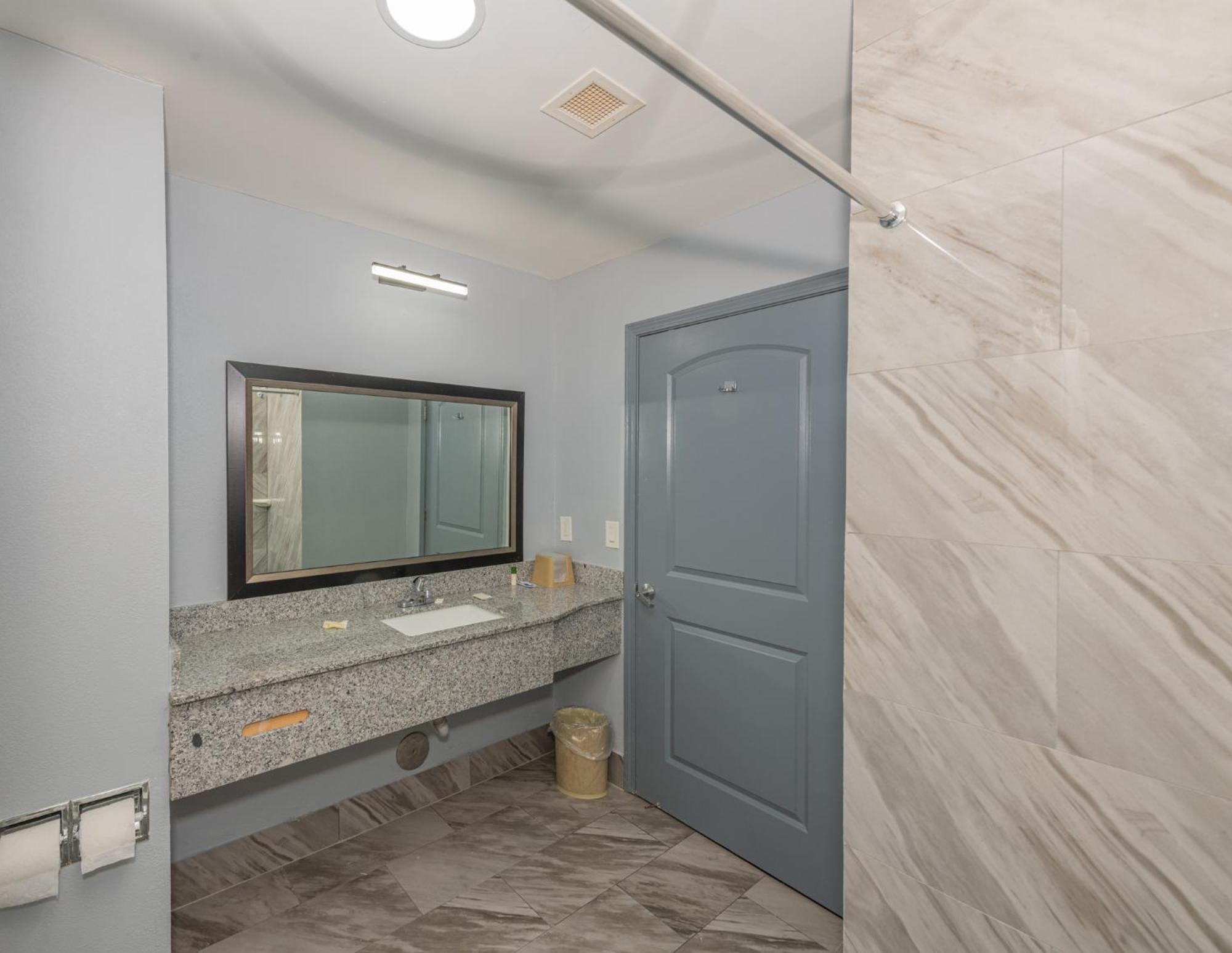 Jamestown Inn & Suites Riverdale Dış mekan fotoğraf